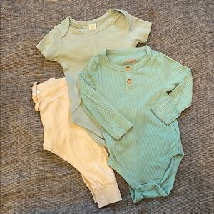 BOGO Colored Organics / Cat & Jack - Gender Neutral - 6-12 months Bundle